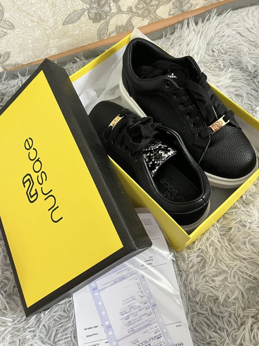 Продам кеды Nursace