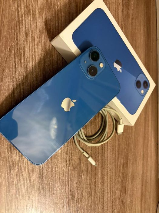 Продам Apple 13. Цвет синий