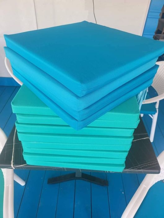 La  comandă  Saltele șezlonguri, perne și saltele pentru mobilier exterior! Copertine umbrele!