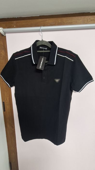 Tricouri de  barbati diferite dimensiuni modele si culori