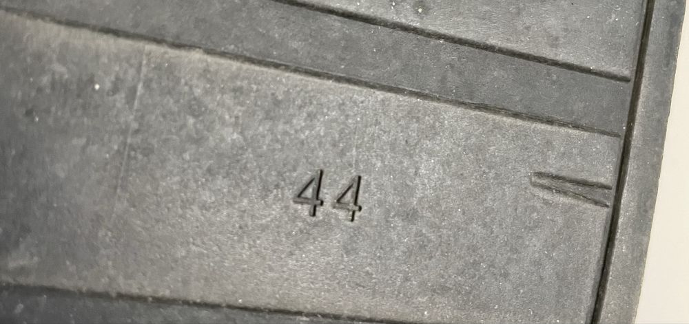 Papuci All Saints ca noi!