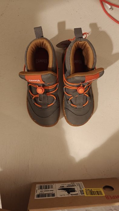 Ghetute/adidasi Camper, nou, 28