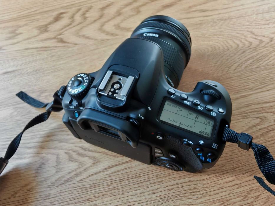 Canon EOS 60D DSLR + Canon 10-18mm