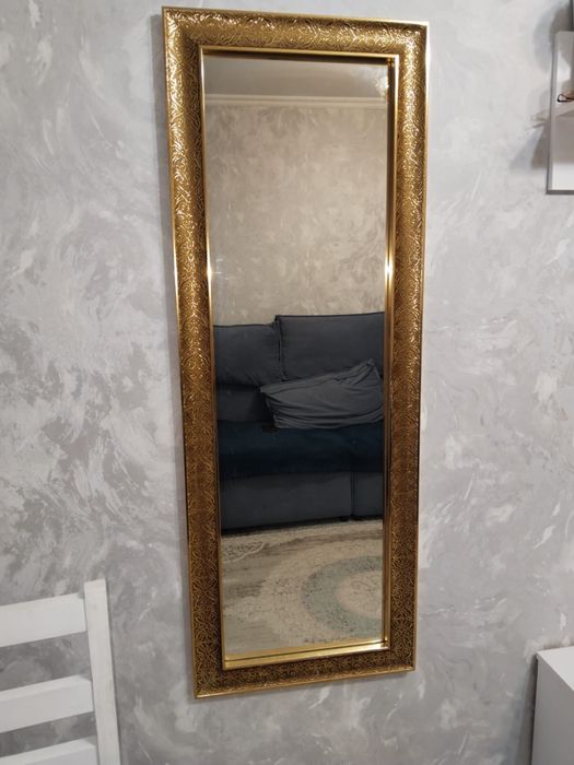 Продам зону под телевизор и 2 зеркало