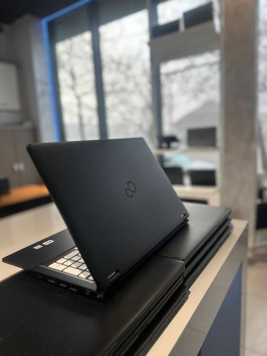 Fujitsu Lifebook E559-i5-8265U-16gb Ram-512Gb Ssd