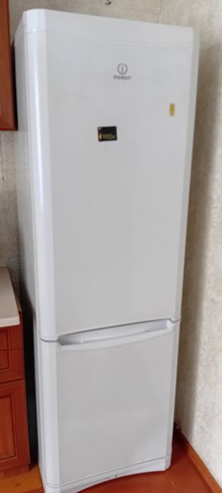 Срочно продаётся мебель и хододильник