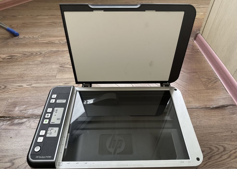 Продам принтер HP DeskJet F4180