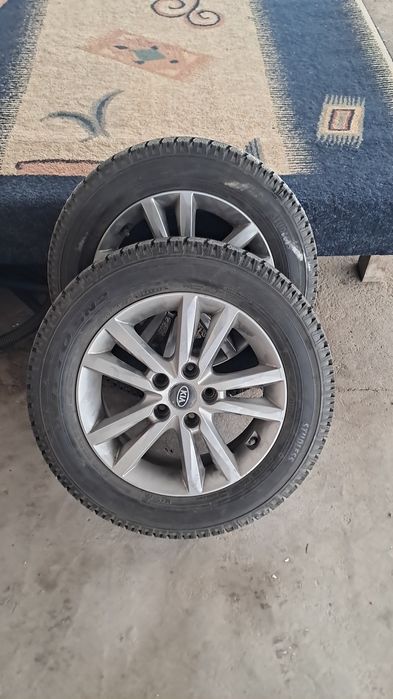 Диска с ризиной  на киа  215 60/R16