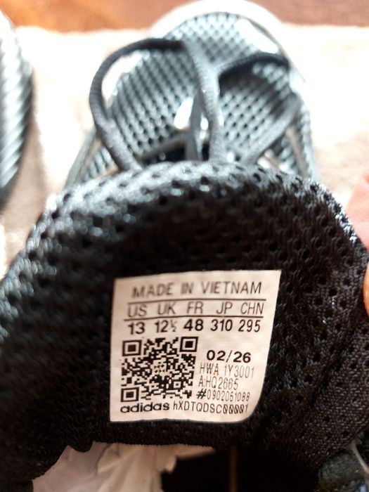 маратонки Adidas  48