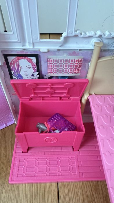 Къща и гардероб Barbie