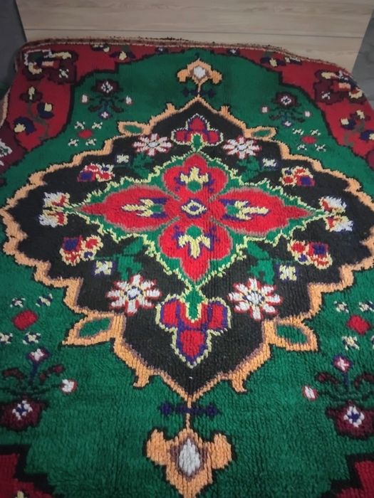 Продавам чисто нов уникален китеник "Царска корона: