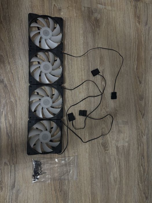 Продам 4 кулера для корпуса