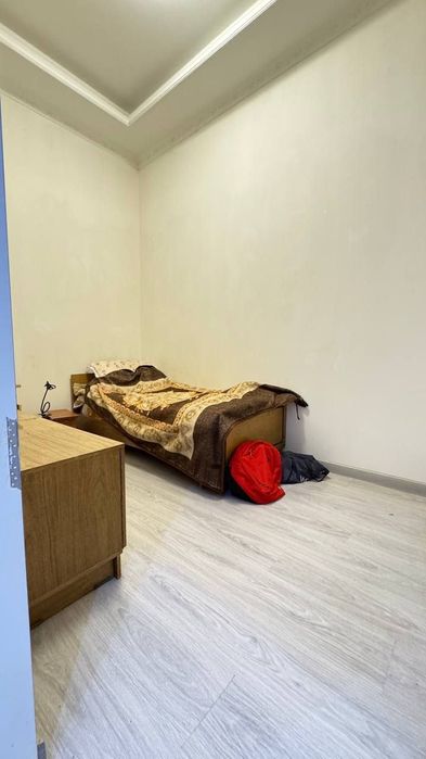 4 ком. квартира (100 м²). 4/10/10. Дом кирпич. Янгихает р-н (Сергели)