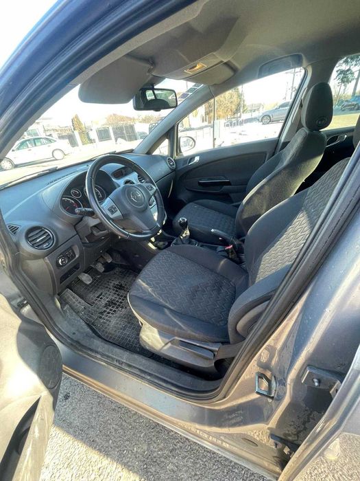 Opel Corsa D Active 2013 – 116.830 km reali, 2 seturi roți vara-iarna