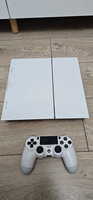 Sony PlayStation 4 обычная версия