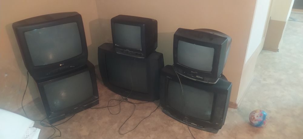 Продам 6 телевизоров + 2 дивидишников.