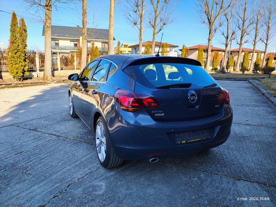 Vând Opel Astra j Model Cosmo Automată 2.0 CDTI  Euro 5
