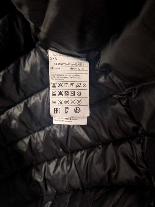 Geaca de primavara Benetton marimea 104cm.