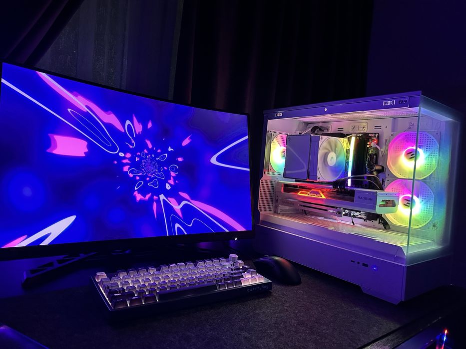 PC Gaming Ryzen 7 9800X3D RX 7800XT 32GB DDR5