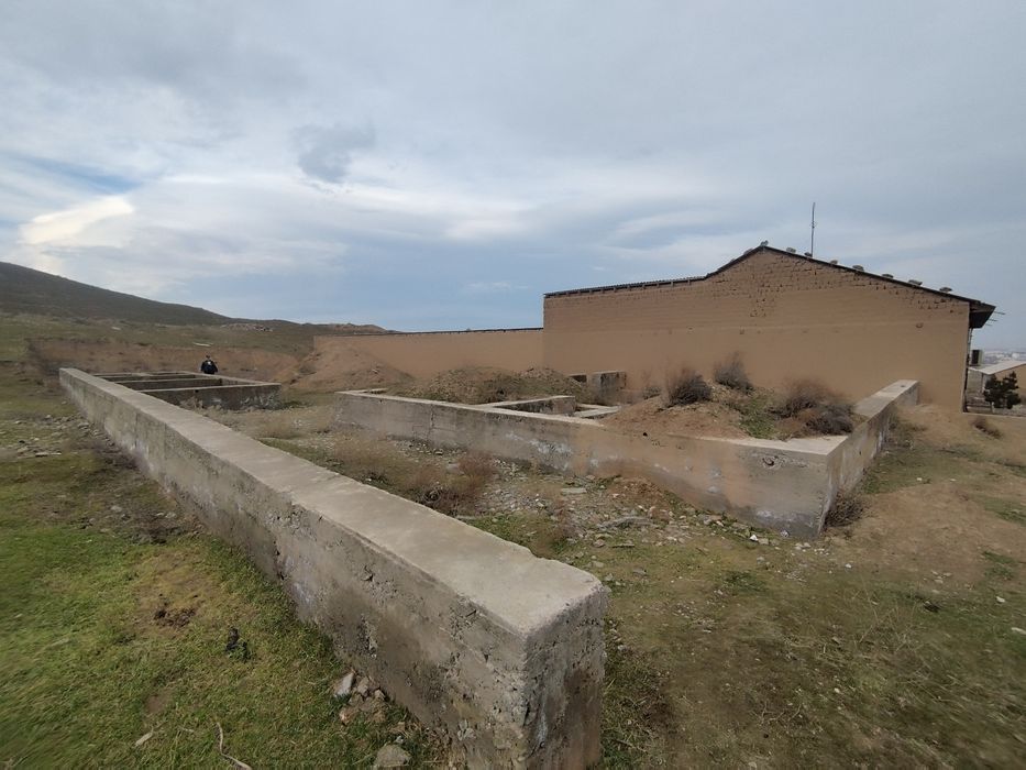 Уй сотилади      .