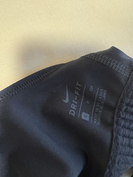 Спортно бюстие nike