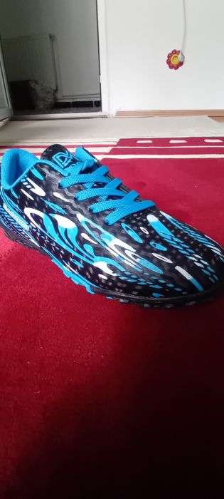 Mercuriale de fotbal, mărimea 36