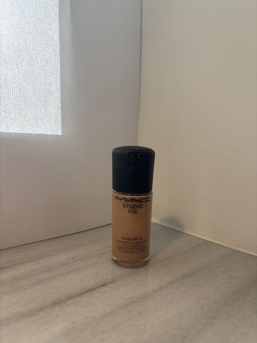 Mac studio fix fluid SPF15 foundation 24h matte