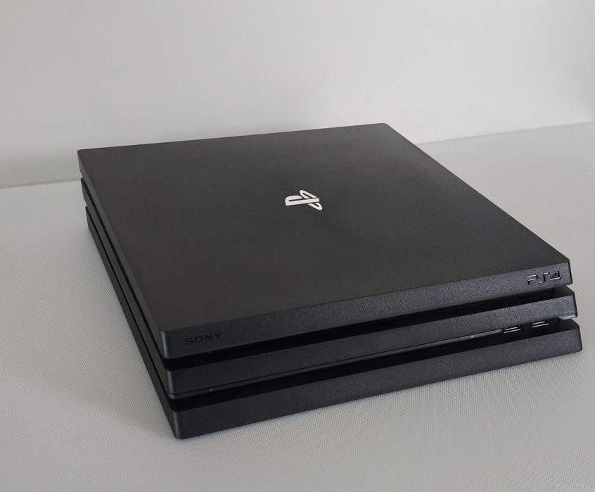 Реновирана конзола Sony Playstation 4 Pro, 1 джойстик, гаранция