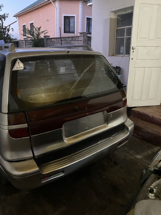 Mitsubishi space wagon