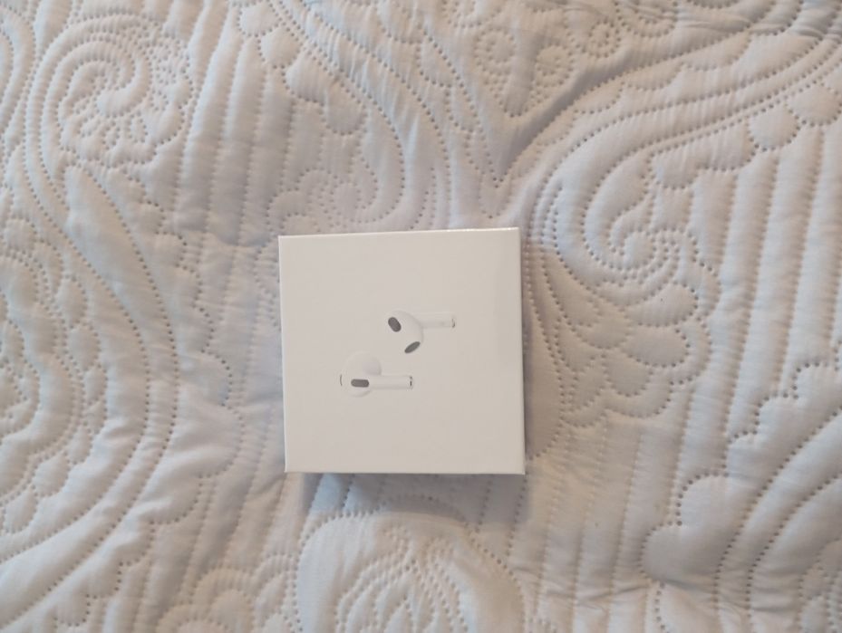 Vând AirPods pro 3,am și chitanța