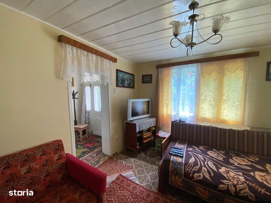 1400 mp teren  si casa Burdujeni - zona Primariei