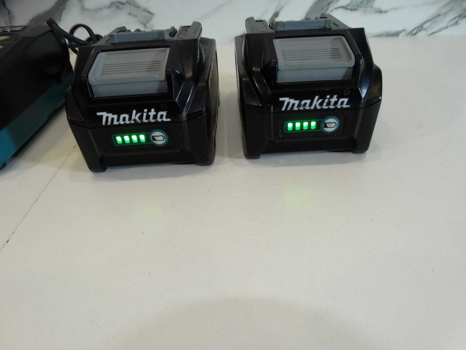Makita XGT / 40 V / 4.0 Ah - Батерии и зарядно