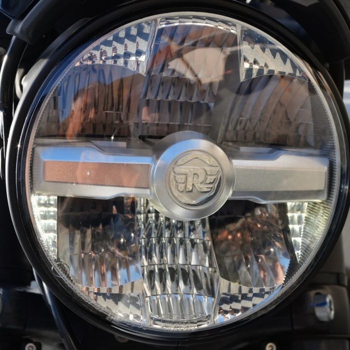 Royal Enfield Guerrilla 450 | 2024 | 6.400 km | Stare excelenta (naked / scrambler)