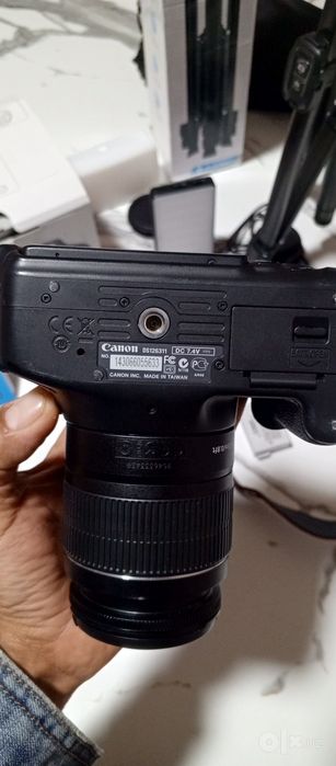 Canon D600 Foto aparat sotiladi yangi
