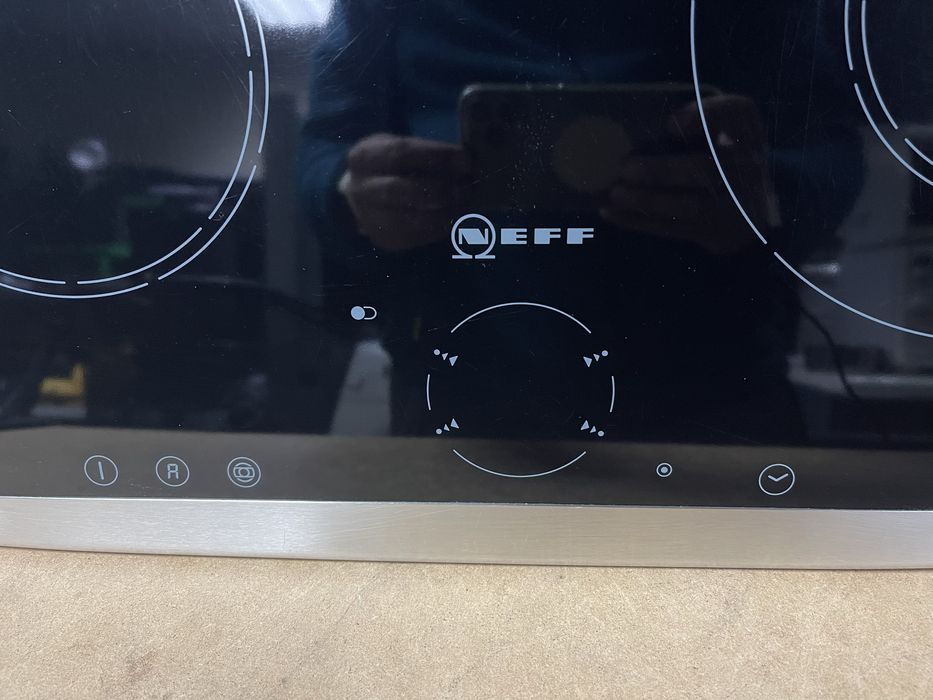 Стъклокерамичен плот NEFF - T1573N0