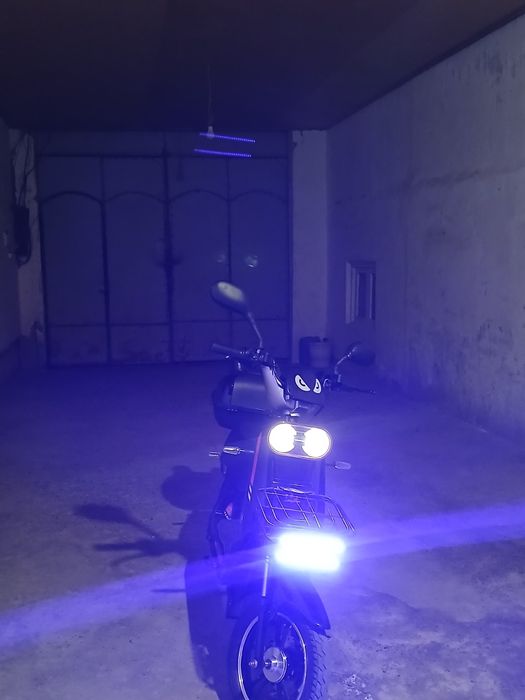 Скутер сотилади.