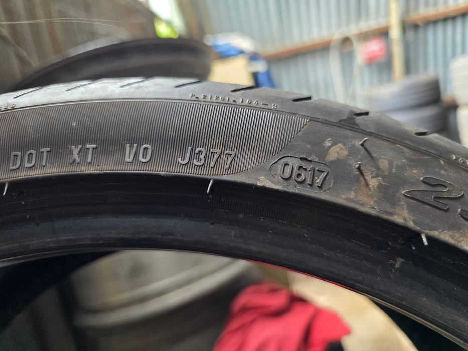 4бр Летни гуми 235 35 19 - Pirelli