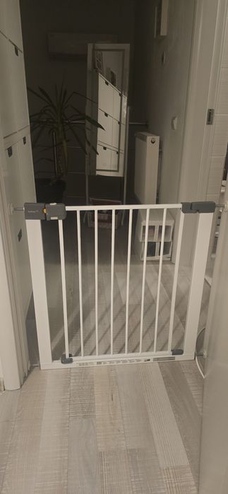 Vand poarta pentru bebelusi pentru scari si usi