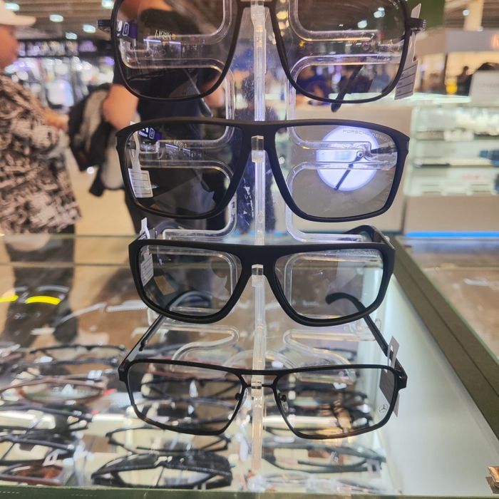 Срочно продаю подставки для очков