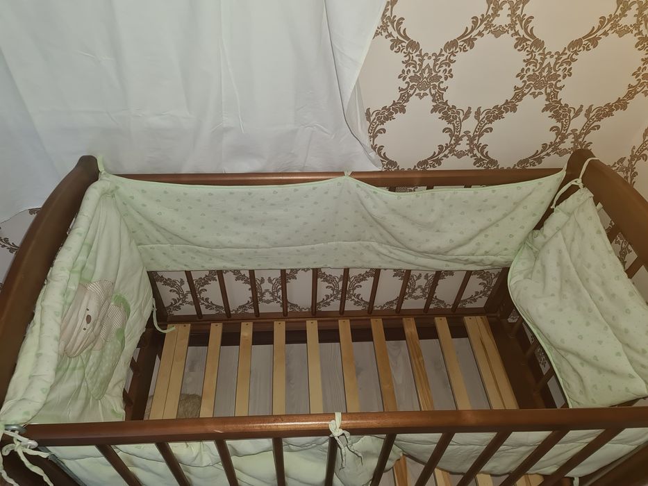 Продам детскую кроватку