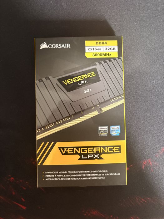 Vând Kit Memorie RAM Corsair Vengeance LPX 32GB (2x16GB) DDR4 3600MHz