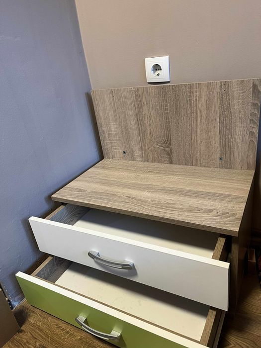 Продавам детски рафт / шкаф с чекмеджета