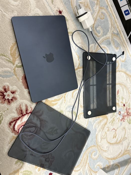 Macbook air m2, midnight