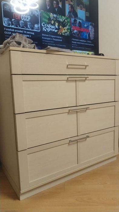 Продам спальный гарнитур