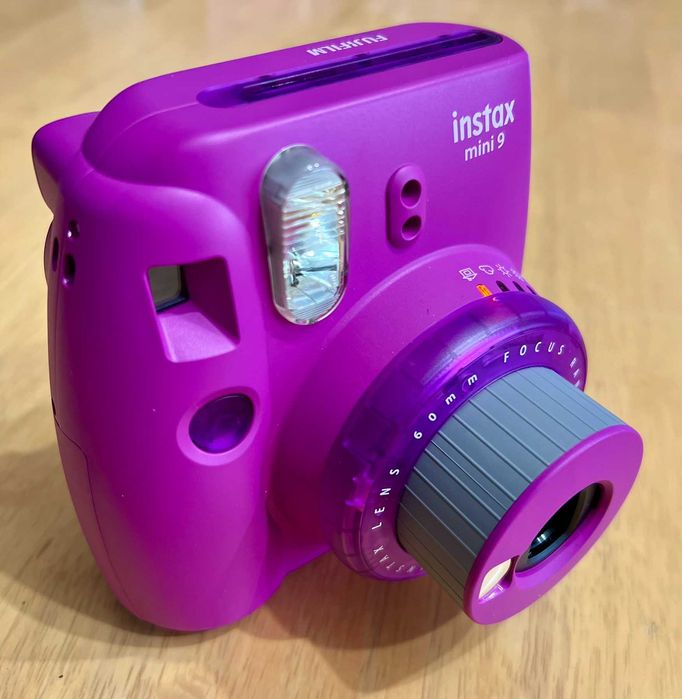 Aparat foto Fujifilm Instax Mini 9 – Fotografii instant și distracție!