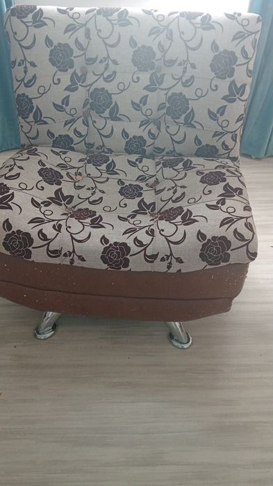 Продам диван с кресламм.
