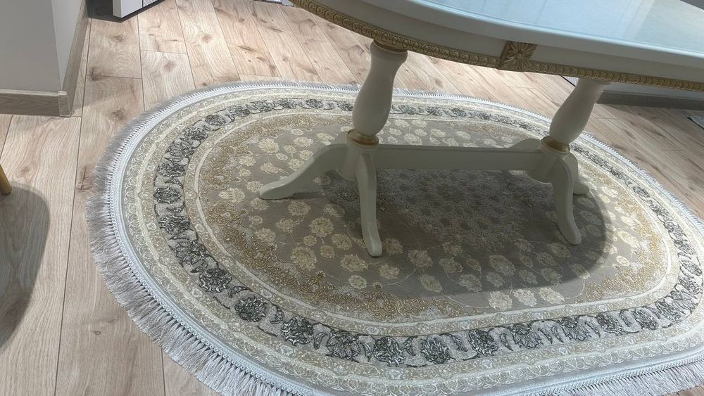 Уй сотилади,центрда 5-этаж