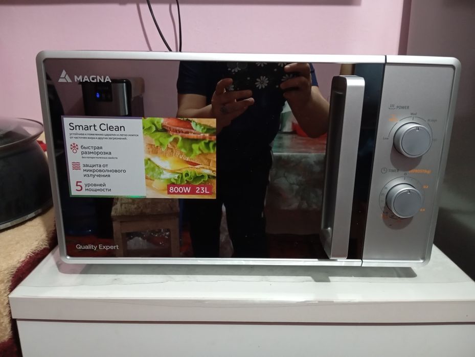 Микроволновая печь сотилади янги хали ишлатилмаган