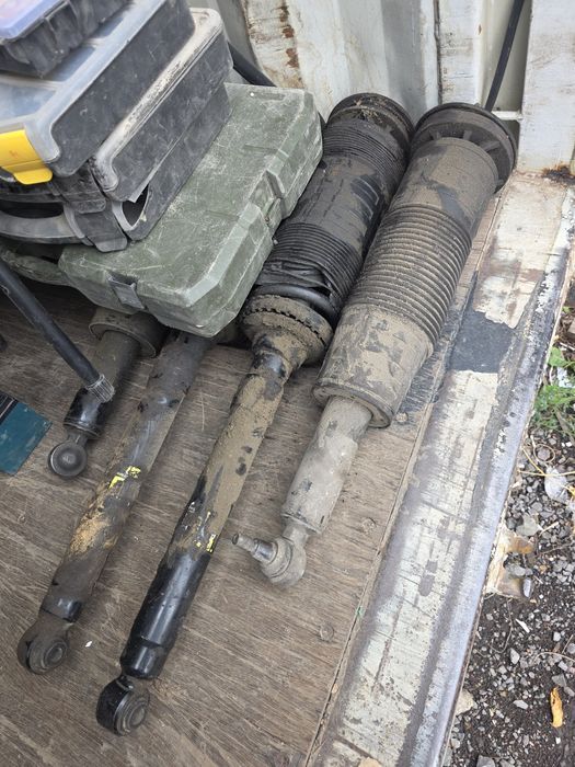 Продам гидро стойки 221