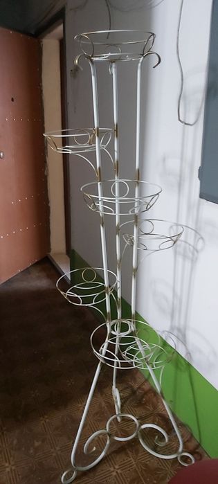 Поставка  для  светы